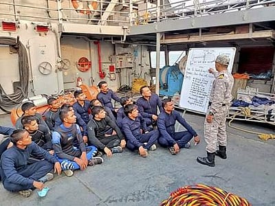 மூழ்கிய சரக்குப் படகு கடலுக்கு அடியில் இருக்குமிடம் தெரிந்தது