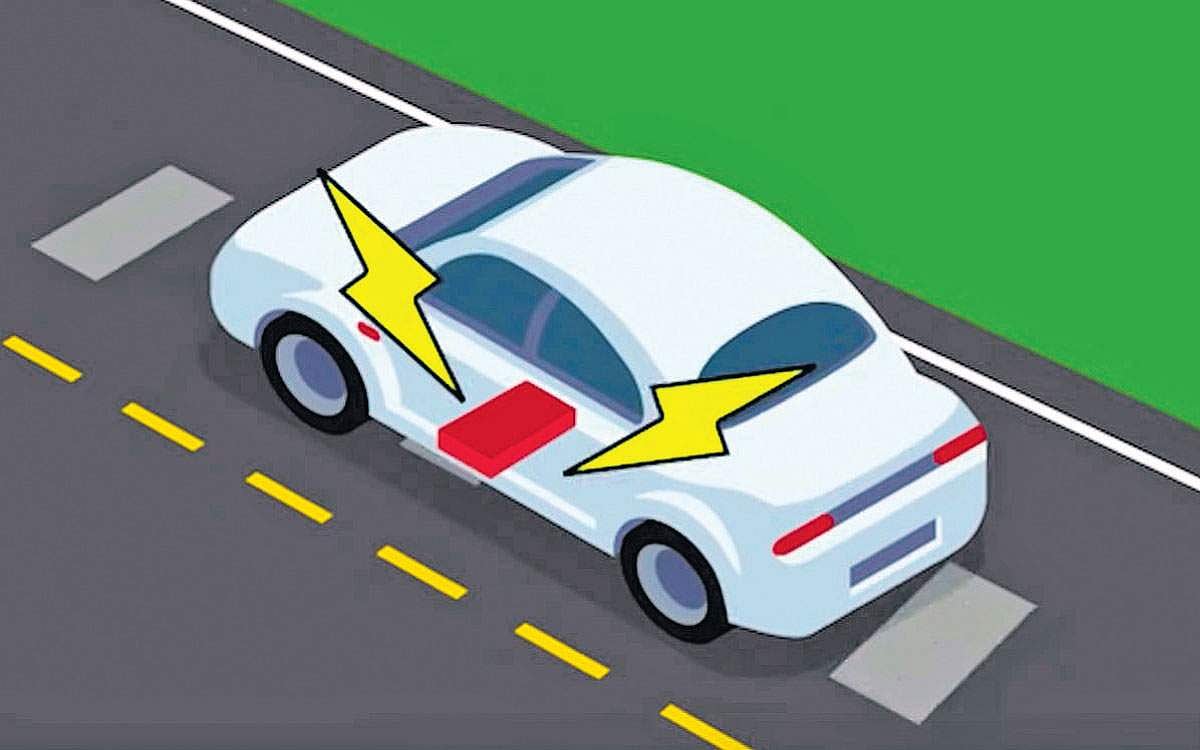 சாலையில் செல்லும்போதே... சார்ஜ் ஆகும் கார்!