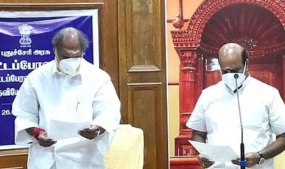 புதுச்சேரியில் முதல்வர் என். ரங்கசாமி, எம்எல்ஏக்கள் பதவியேற்பு