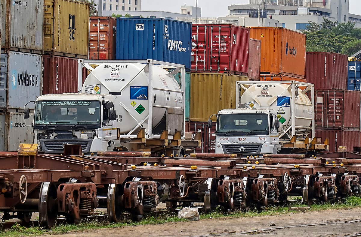 ரயில் போக்குவரத்து மூலம் 1,195 டன் ஆக்ஸிஜன் விநியோகம்