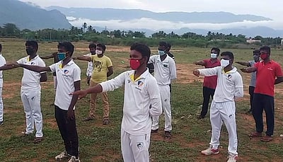 பெரியகுளம்: கிரிக்கெட் விளையாடிய இளைஞர்களுக்குத் தண்டனை