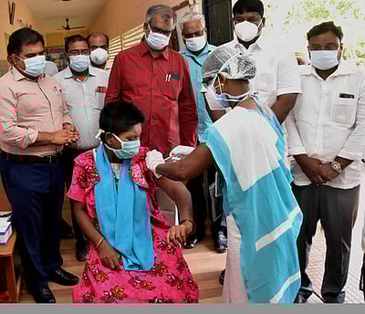 மாற்றுத்திறனாளிகளுக்கான தடுப்பூசி முகாம்