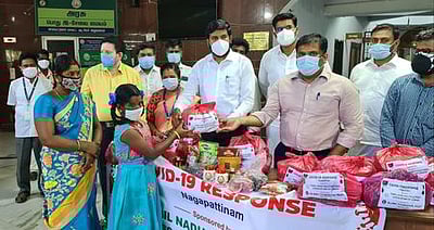 சத்துணவு தொகுப்புகள் அளிப்பு