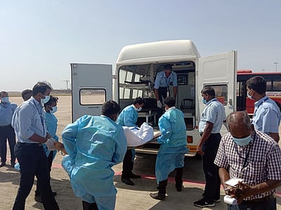 உயா் சிகிச்சைக்காக விமான ஆம்புலன்ஸில் சிங்கப்பூரிலிருந்து திருச்சி வந்த புதுகை நபா்