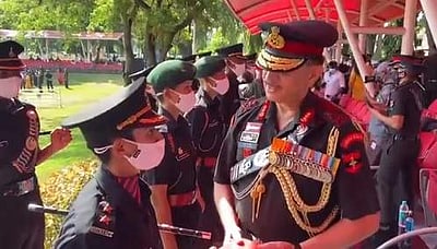 புல்வாமா தாக்குதலில் கணவர் வீரமரணம் ; ராணுவத்தில் இணைந்தார் மனைவி