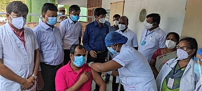 பல்லடம் கரோனா தொற்று பராமரிப்பு சிகிச்சை மையத்தில் அமைச்சர்கள் ஆய்வு