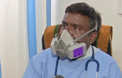 கரோனா நோயாளிகளுக்கு ரூ.10-க்கு ஆலோசனை வழங்கும் மருத்துவர்; சிகிச்சைக்கும் குறைவான கட்டணம்