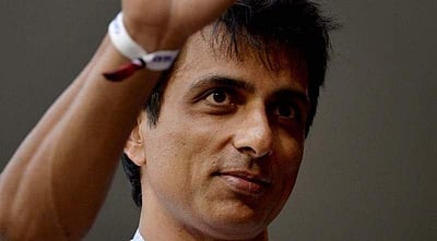 ஆக்சிஜன், படுக்கை, மருந்துகளுக்கான உதவி கோரி 27 ஆயிரம் விண்ணப்பங்கள்: நடிகர் சோனு சூட் வேதனை