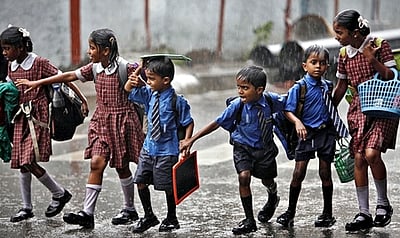 பிள்ளைகள் ஒருமுறையாவது பள்ளியை பார்ப்பார்களா? பெற்றோர் கவலை
