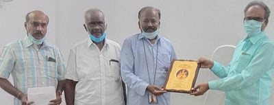 தொண்டு மைய நிா்வாகிக்கு பாராட்டு