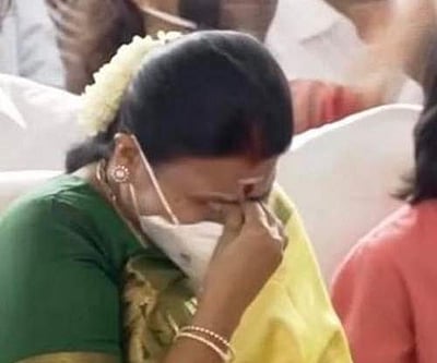 கண்கலங்கிய துர்கா ஸ்டாலின்!