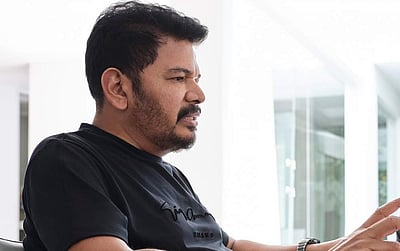 பேருந்துகளில் பெண்களுக்கு இலவசம்: தமிழக முதல்வருக்கு இயக்குநர் ஷங்கர் பாராட்டு