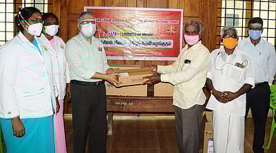 நாகை அரசு மருத்துவமனைக்கு ஆக்சிஜனை மிகைப்படுத்தும் கருவிகள் அளிப்பு