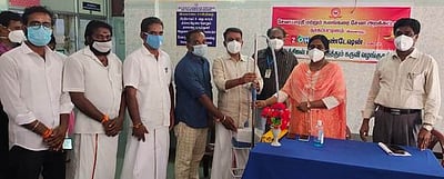 அரசு மருத்துவமனைக்கு 2 அதிவேக ஆக்சிஜன் செலுத்தும் கருவி