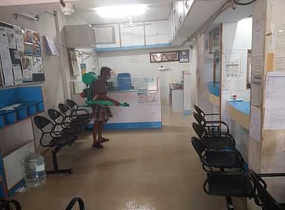 ஊழியா்களுக்கு கரோனா: வங்கிக் கிளைகள் மூடல்