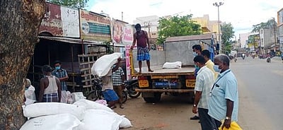 கும்பகோணத்தில் 3 டன் பிளாஸ்டிக் பொருள்கள் பறிமுதல்