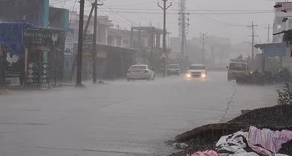 வூஹானில் சூறாவளி: 6 பேர் பலி, 218 பேர் காயம் 