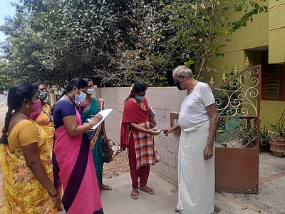 கரோனா பரவலைத் தடுக்க கள ஆய்வு தொடக்கம்தகவல் தெரிவிக்க பொதுமக்கள் தயக்கம் (டிராப்)