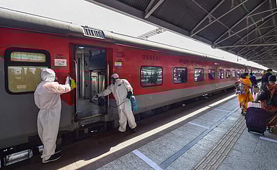 விரைவு ரயில்கள் மூலம் நாடு முழுவதும் 3,400 மெட்ரிக் டன் ஆக்சிஜன் விநியோகம்: ரயில்வே தகவல்