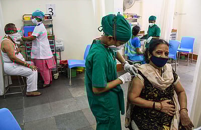 தலைநகா்: கரோனாவுக்கு மேலும் 332 போ் பலி