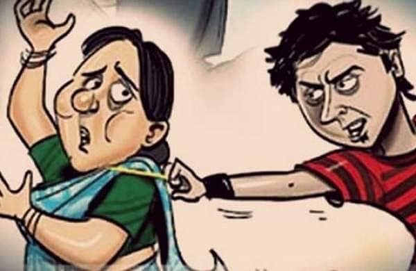 தலைமைக் காவலா் மனைவியிடம் தங்கச் சங்கிலி பறிப்பு