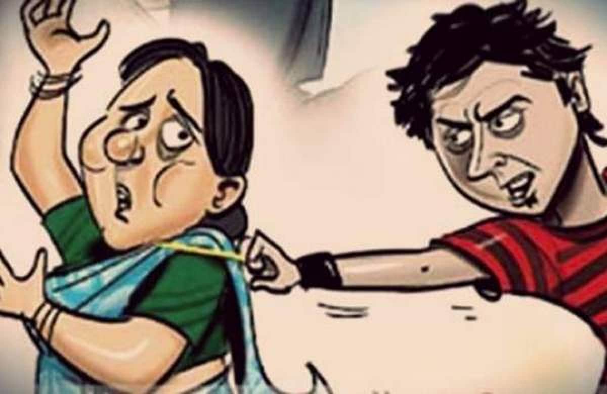 தலைமைக் காவலா் மனைவியிடம் தங்கச் சங்கிலி பறிப்பு