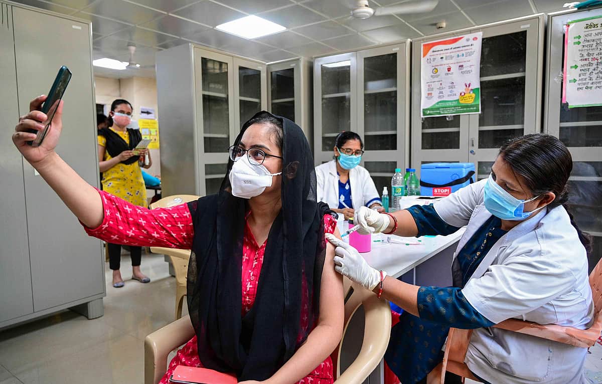 தடுப்பூசி போடாவிட்டால் ஊதியம் இல்லை: உஜ்ஜைன் நகராட்சி முடிவு