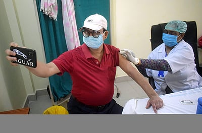 நாட்டில் இதுவரை 21.6 கோடி பேருக்கு தடுப்பூசி