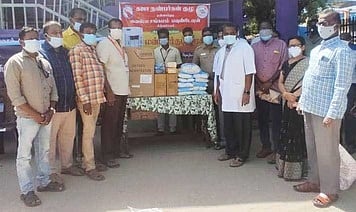 அரசு மருத்துவமனைக்கு ஆக்சிஜன் கருவிகள்