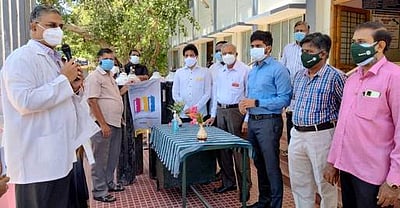 அரசு மருத்துவமனைக்கு பிராணவாயு செறிவூட்டி உருளைகள் அளிப்பு