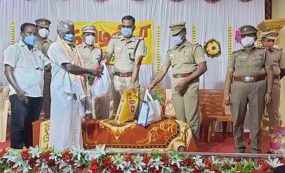 கோவில்பட்டியில் நிவாரணப் பொருள்கள் அளிப்பு