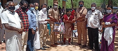 மாற்றுத் திறனாளிகளுக்கு கரோனா நிவாரணப் பொருள்கள் அளிப்பு