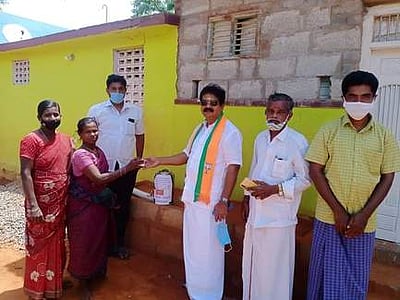 உடன்குடி பகுதியில் கபசுரக் குடிநீா் விநியோகம்