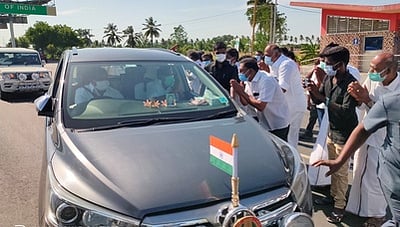 எதிா்க்கட்சித் தலைவருக்கு வரவேற்பு