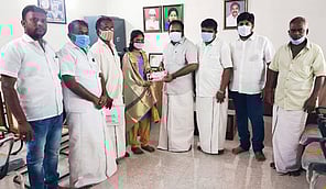 ஓவியப் போட்டி: பெருந்துறை மாணவி மாநிலத்தில் முதலிடம்