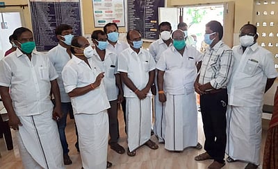 இரு கிராமங்களில் 100 பேருக்கு கரோனா: எம்.எல்.ஏ. ஆய்வு