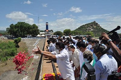காவிரி டெல்டா பாசனத்திற்கு மேட்டூர் அணை  திறப்பு:  முதல்வர் திறந்துவைத்தார்