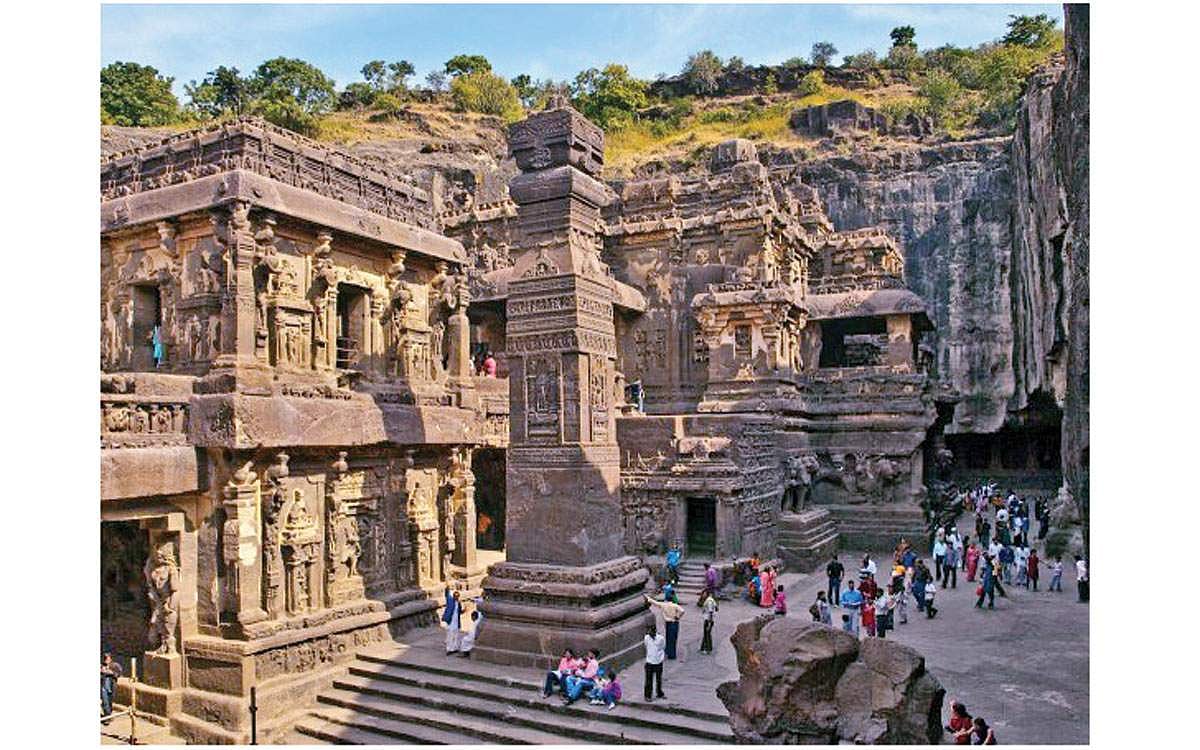 வியக்க வைக்கும் பிரம்மாண்டம்