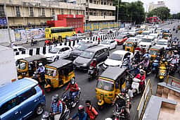 ஒசூரில் போக்குவரத்து நெரிசல்: பொதுமக்கள் அவதி