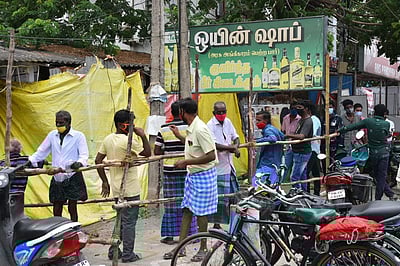 மதுக்கடைகள், சலூன்கள் திறப்பு 