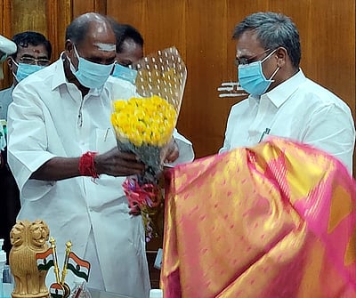 புதுவை சட்டப் பேரவைத் தலைவராக பாஜக எம்எல்ஏ செல்வம் பதவியேற்பு