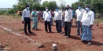 பழங்குடியினருக்கு பசுமை வீடுகள்