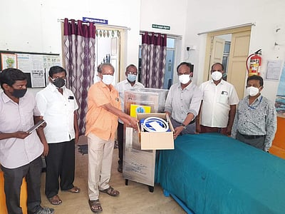 பேளூர் அரசு கரோனா‌ மையத்திற்கு வெந்நீர் சுத்திகரிப்பு இயந்திரம் வழங்கல்