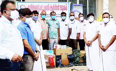 மருத்துவ உபகரணங்கள் வழங்கல்