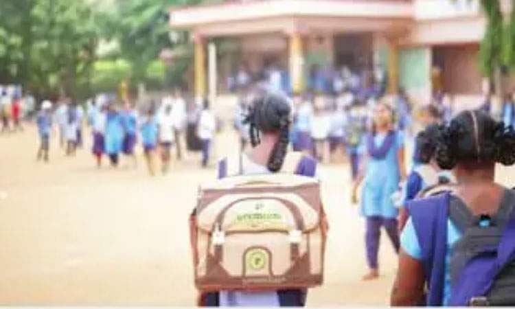 அடைக்கலம் தரும் அரசுப் பள்ளிகள்