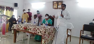 செம்பனாா்கோவில் ஒன்றியக்குழு உறுப்பினா்கள்  கூட்டம்