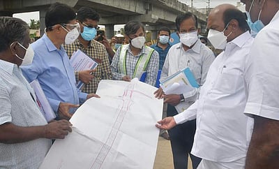 நெடுஞ்சாலைத் துறைப் பணிகளை நேரில் ஆய்வு செய்தார் அமைச்சர் எ.வ. வேலு