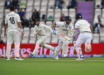 கோலி, ரஹானே நிதானம்: தேநீர் இடைவேளையில் இந்தியா 120/3