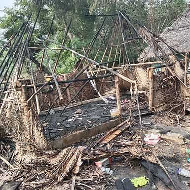 பேராவூரணி அருகே குடிசை வீடு தீக்கிரை