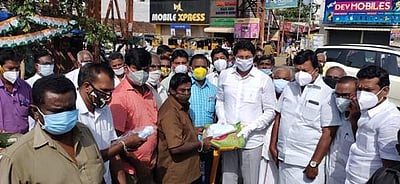 ராகுல் காந்தி பிறந்தநாள்: ஈரோட்டில் காங்கிரஸ் கட்சியினர் நலத்திட்ட உதவி வழங்கல்